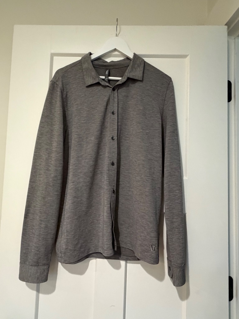 Vuori Shirt Mens Gray Long Sleeve Button Down Shirt Medium M — image 5 of 8